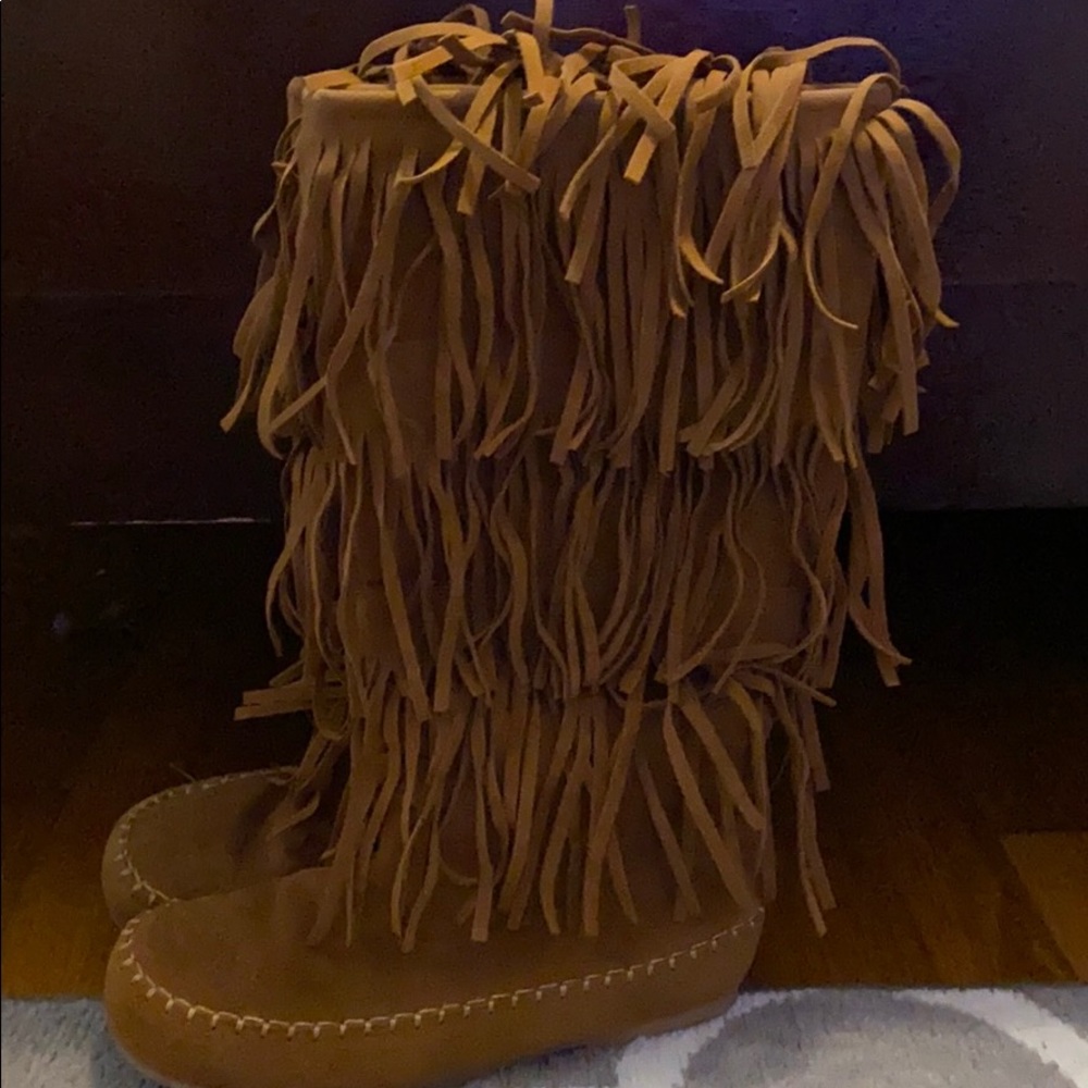 Women moccasin boots! Negotiable price!